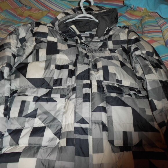 Columbia Monochrome Geometric Puffer Jacket - Picture 10 of 13